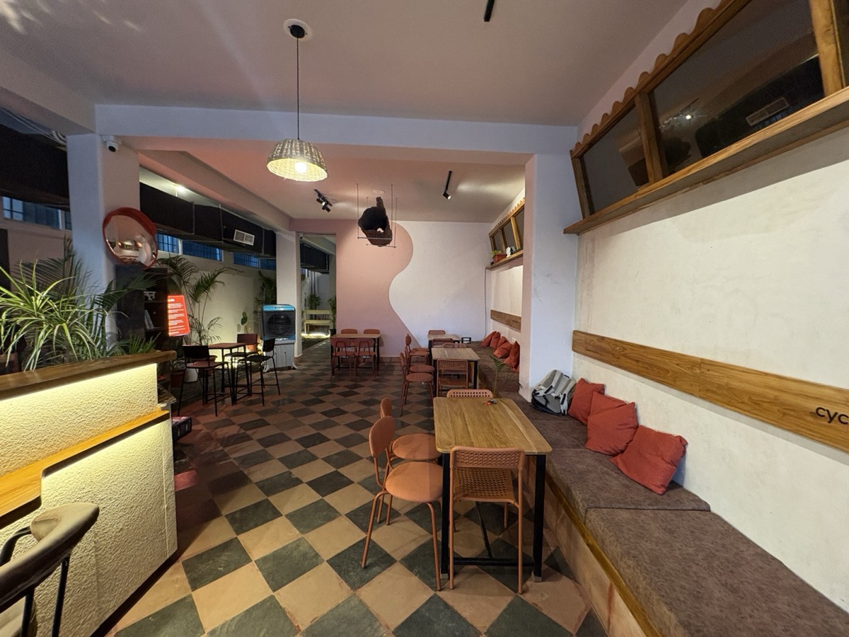 Workstation Lounge